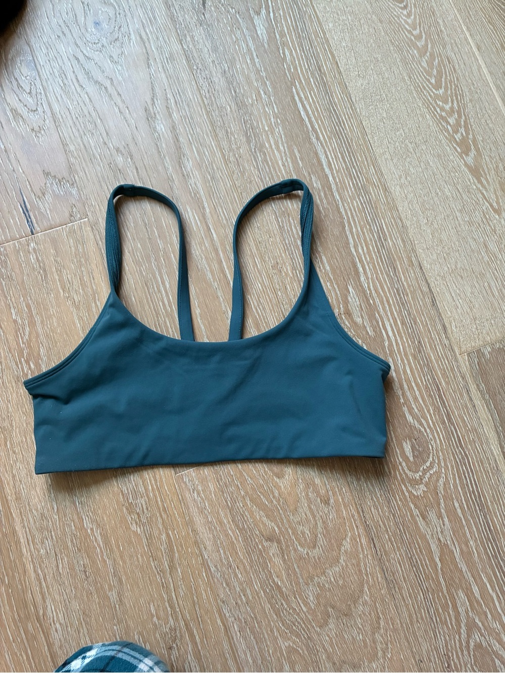 Vuori Strappy-Back Sports Bra — Size M - Picture 2 of 3